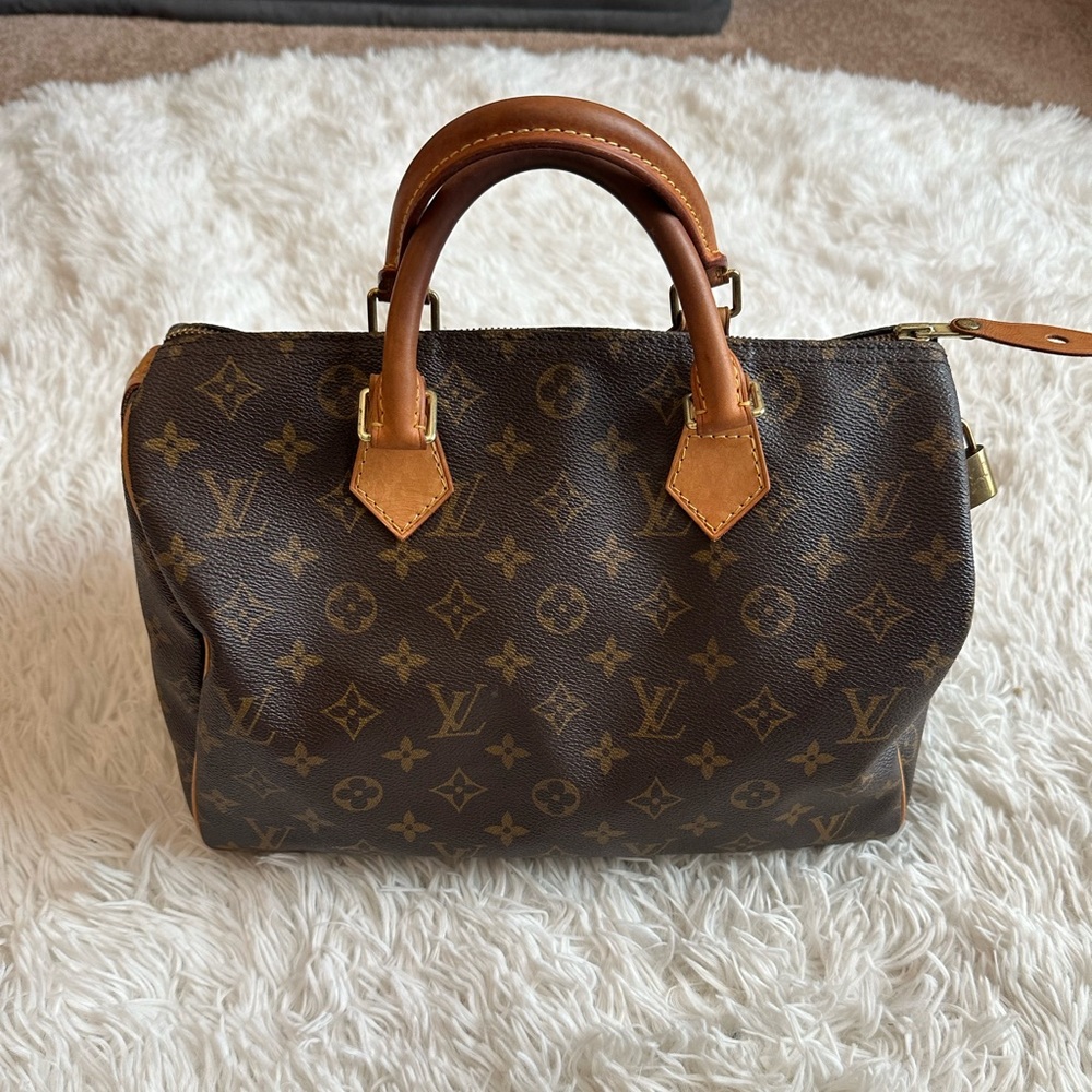 Louis Vuitton Speedy 30 excellent condition!!!! Authentic….it was my first LV ♥️